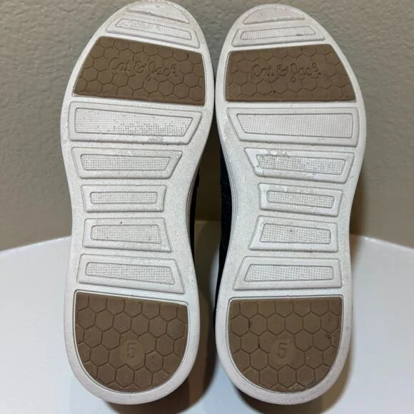 Cat & Jack Black & Gray Shoe Lace Dress Sneaker Shoes Teen - Picture 7 of 7